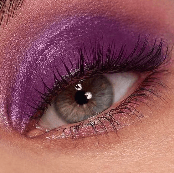Летом фиолетово: как носить пурпурные тени для век?
