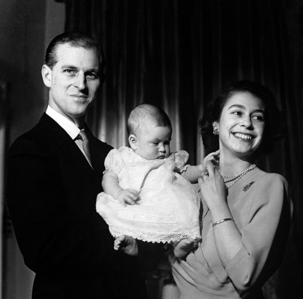 Как выглядел принц Филипп, муж королевы Елизаветы II в молодости