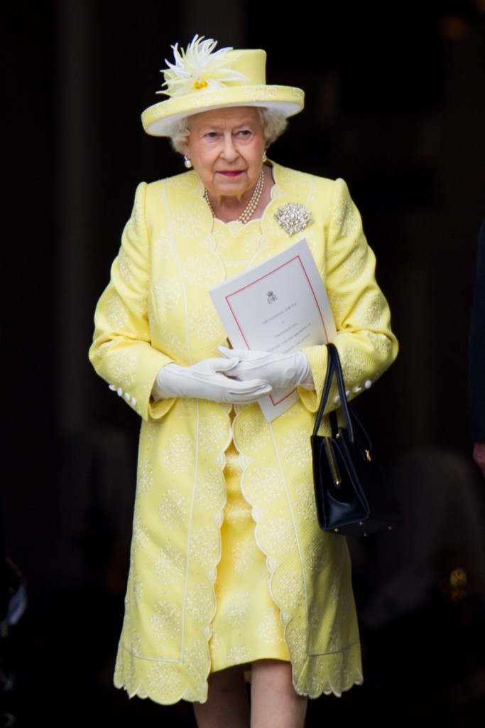 Почему королеве Елизавете II пришлось поставить на место принца Гарри?