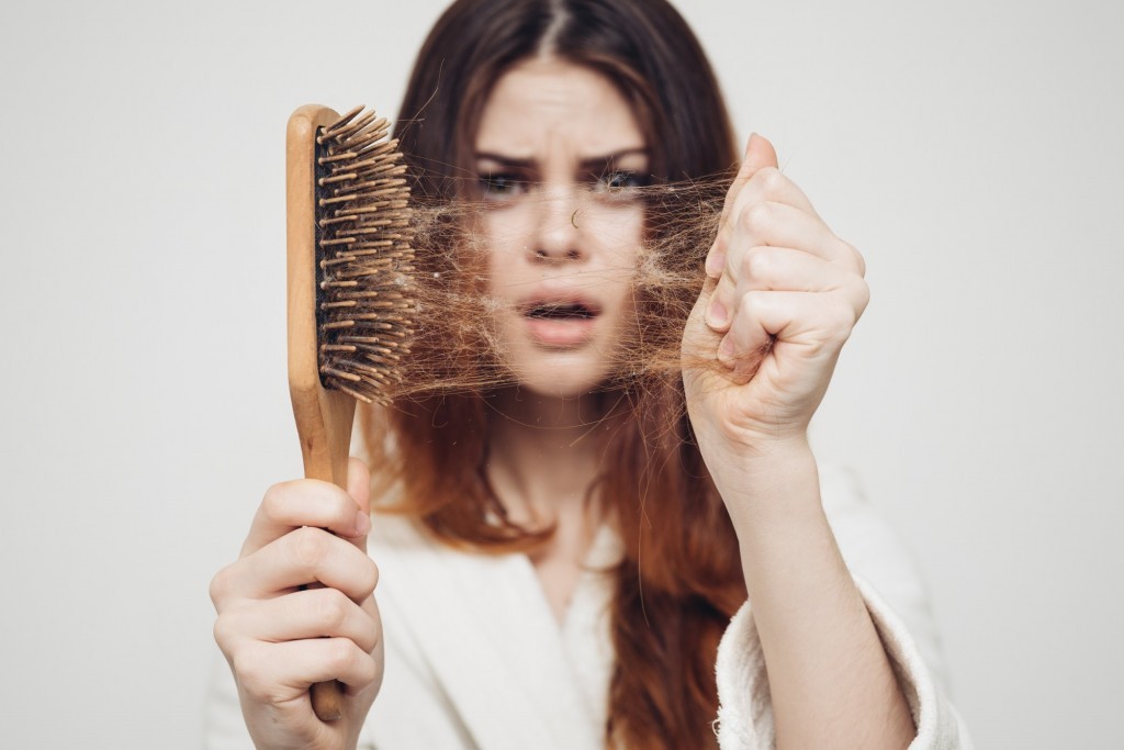 Как избежать сезонного выпадения волос?