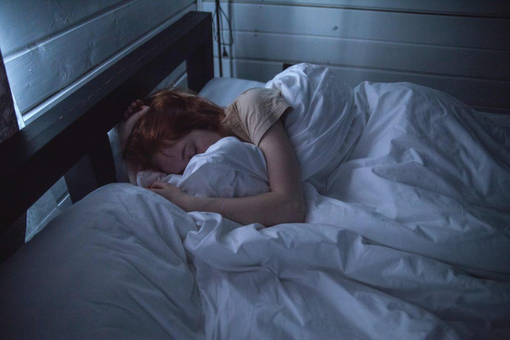 Почему вредно ложиться спать в позднее время?