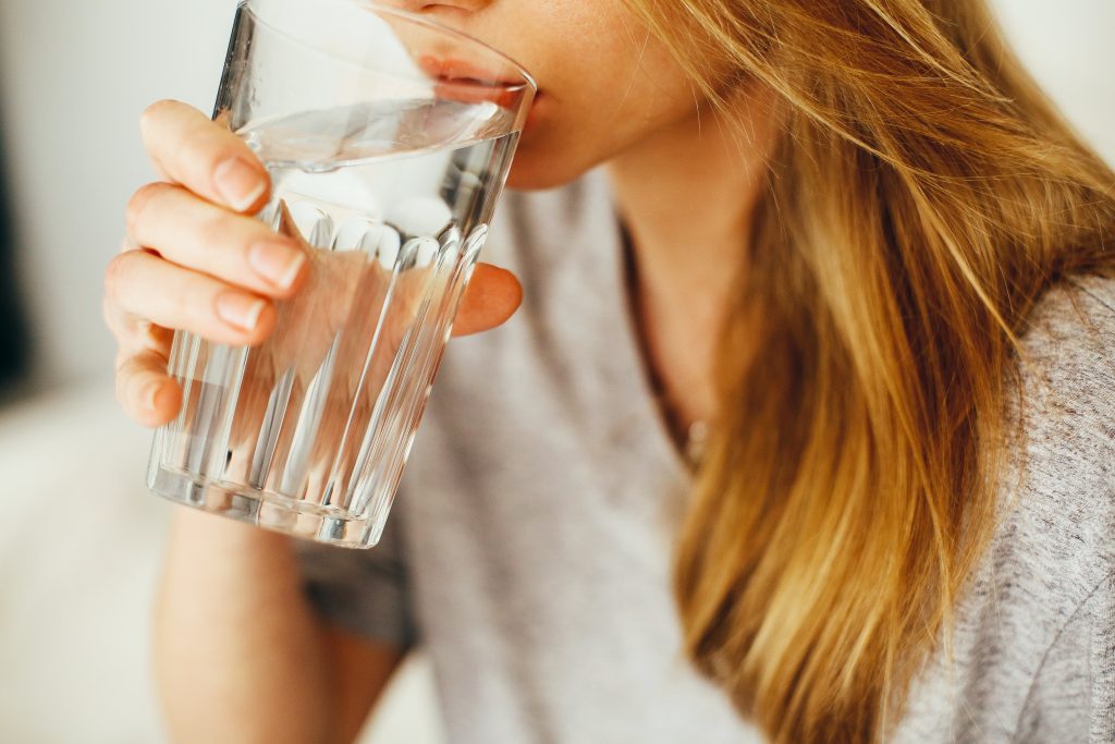 Как начать пить больше воды?