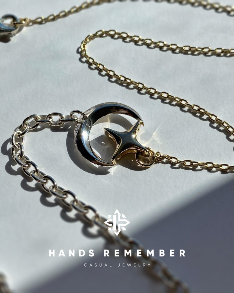 На восток: ювелирный бренд Hands Remember представляет новое украшение-трансформер