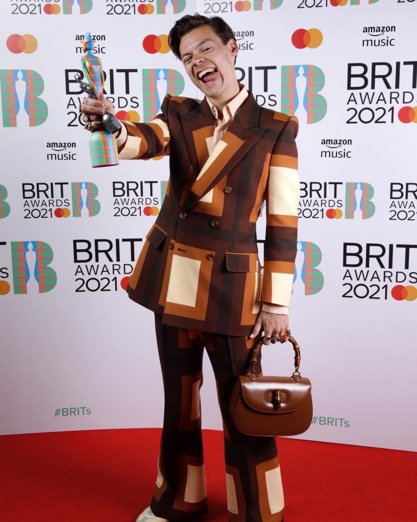 BRIT Awards 2021: самые яркие образы церемонии
