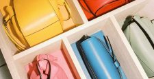 Loewe представил бокс с нано-версиями своих знаковых сумок