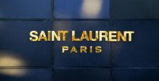 Saint Laurent снова будет показывать коллекции на Неделе моды в Париже