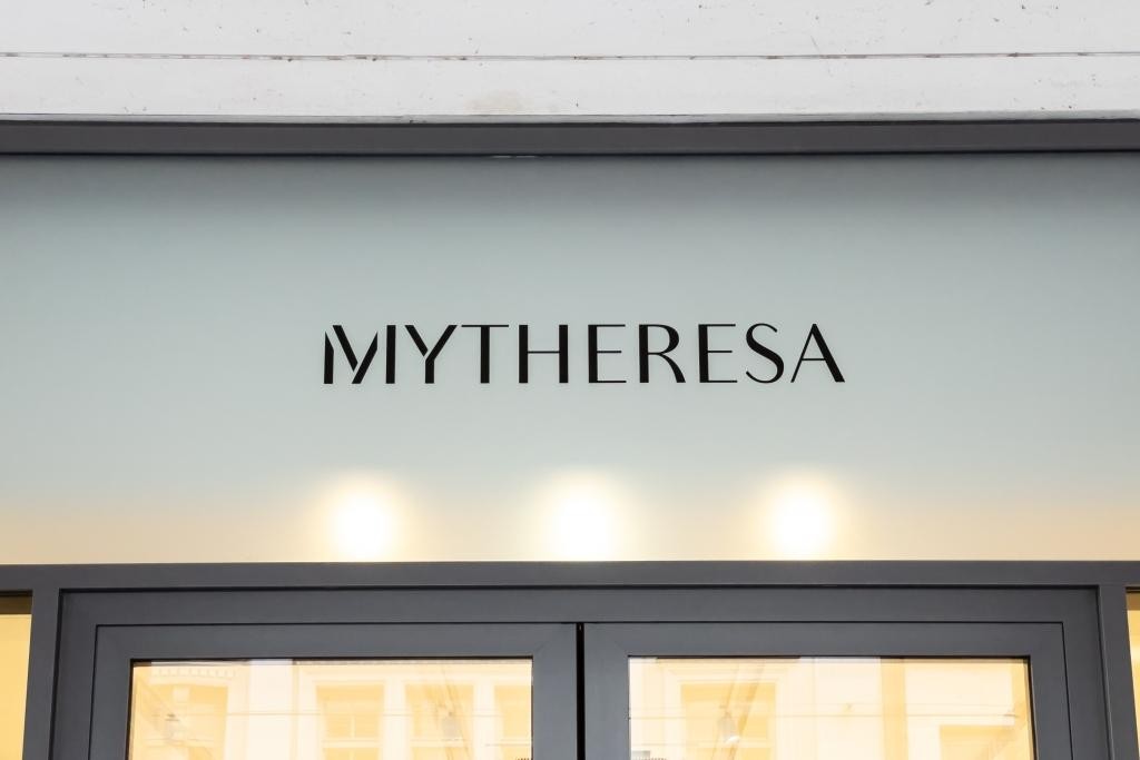 У Mytheresa на 36% выросли продажи