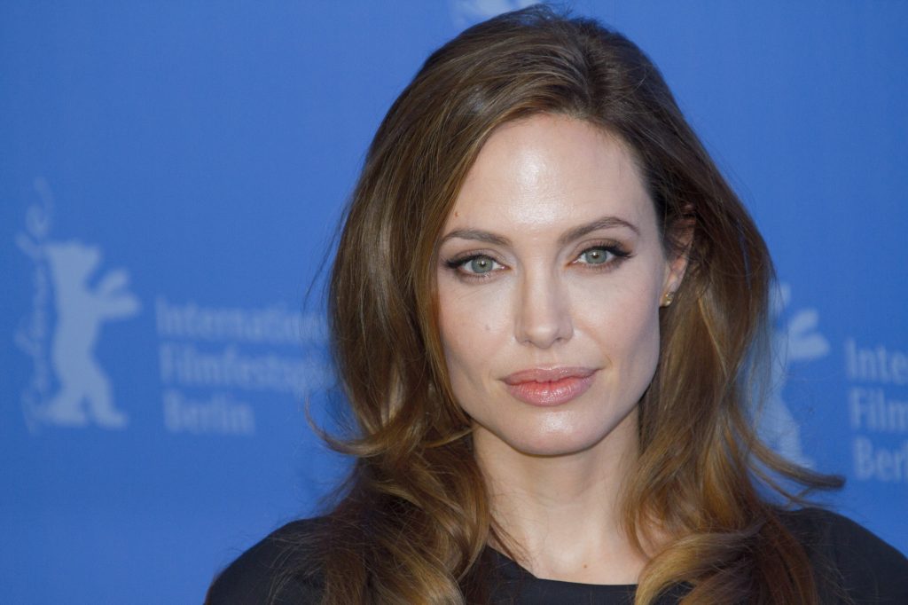 Образ Анджелины Джоли на премьере фильма «Вечные»