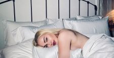 «Ангел присматривает за мной»: Мадонна устроила развратную фотосессию