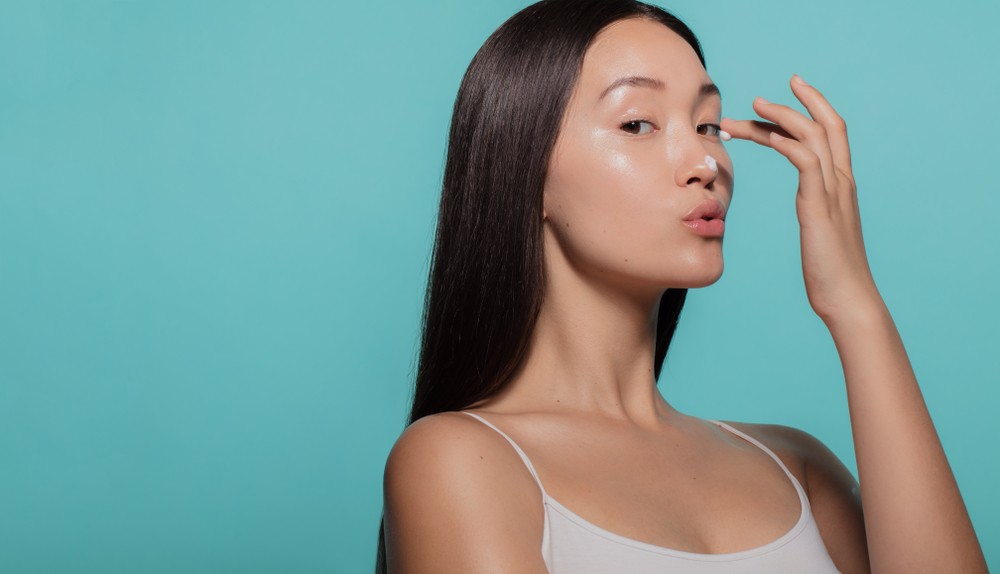 Секреты макияжа: как скорректировать форму носа?