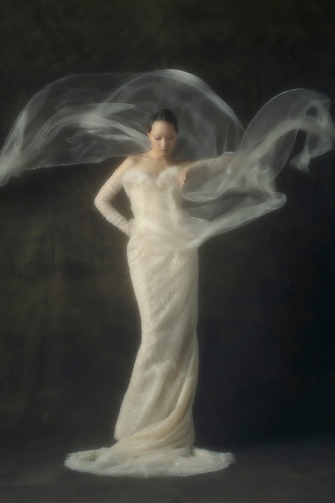 Исторические фасоны и современные силуэты в свадебной коллекции Vivienne Westwood 2022
