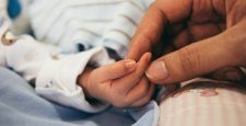 Казахстанка родила малыша во время военной операции в Украине