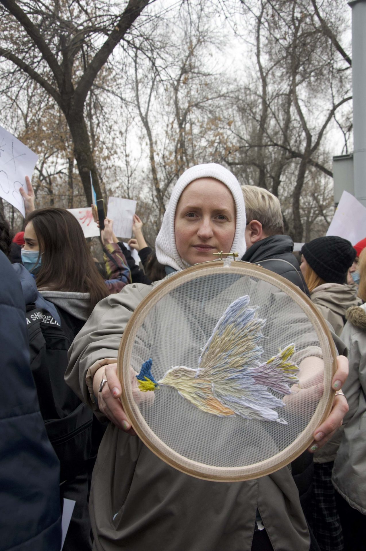 "Любовь победит": митинг за мир в Алматы. Репортаж ELLE Kazakhstan