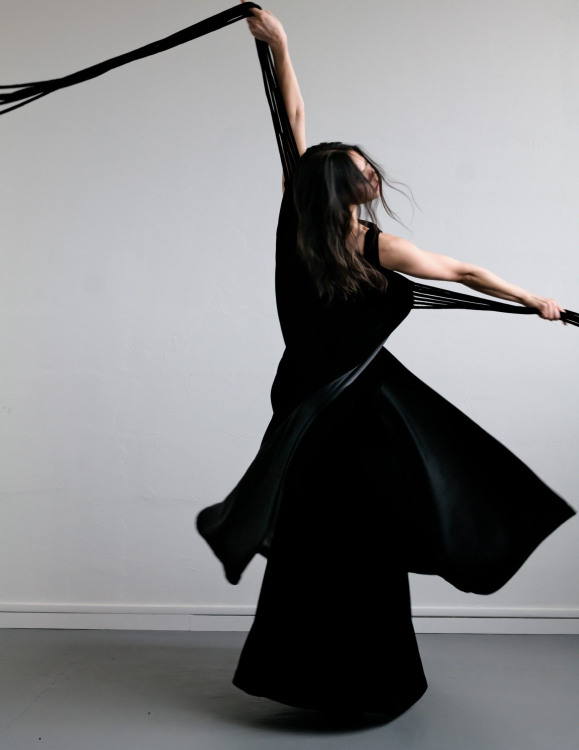 Dior, балет и свобода духа: эксклюзивная съемка французской балерины Алис Ренаван для ELLE Kazakhstan