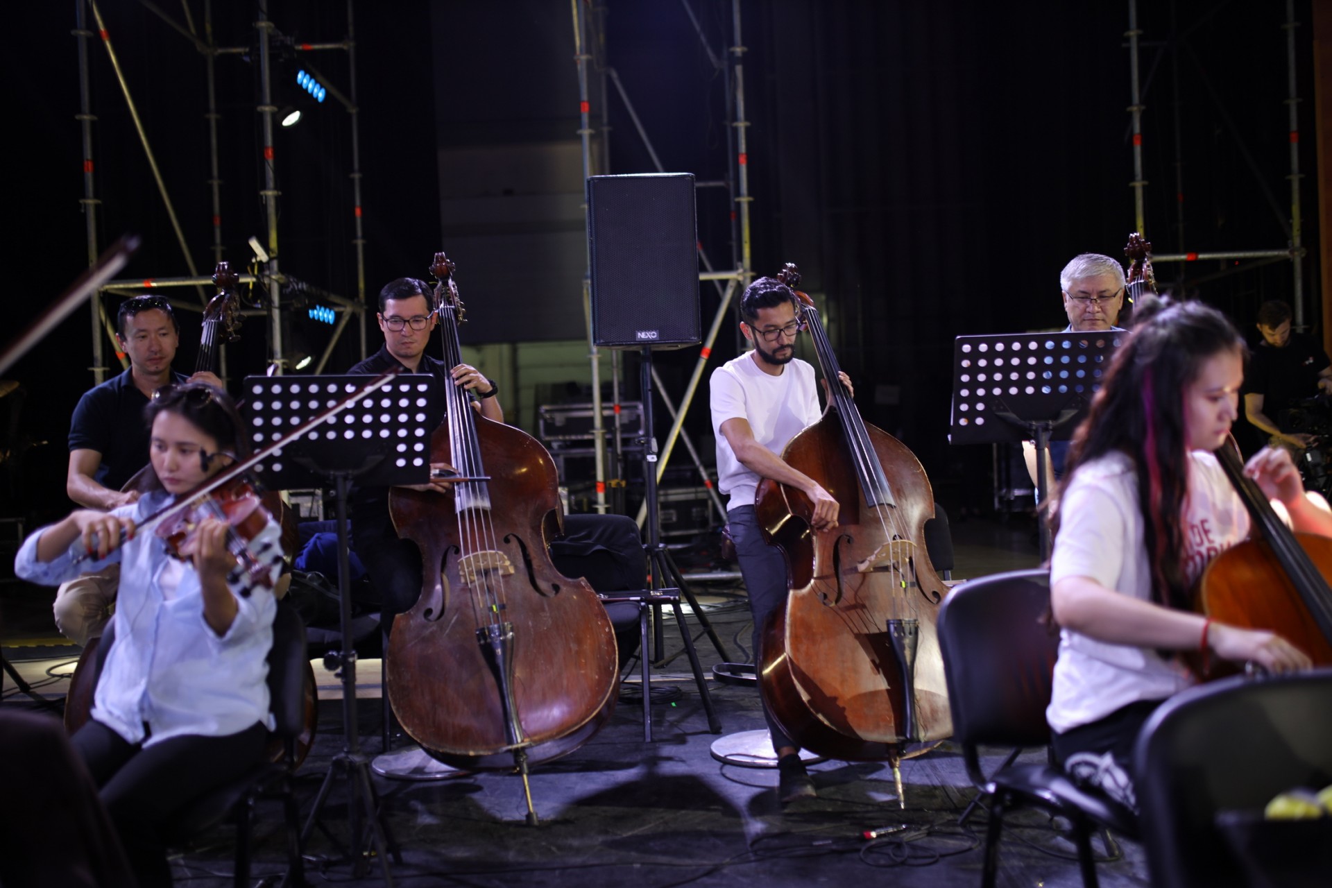 Концерт-посвящение Batyr. Gül Almaty:  смотрим атмосферные кадры с генеральной репетиции