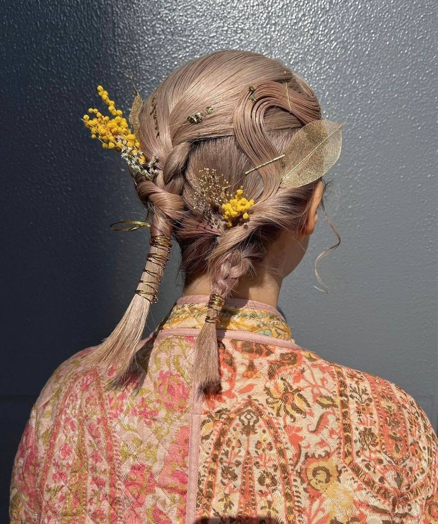 Сусальное золото, цветы, волны, косы - в ход идет все. Знакомим с самобытным японским парикмахером Mitsuki Jurk.