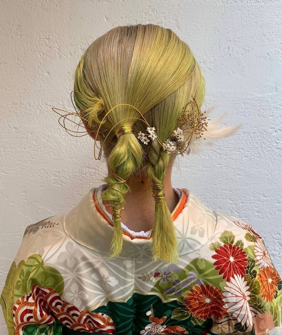 Сусальное золото, цветы, волны, косы - в ход идет все. Знакомим с самобытным японским парикмахером Mitsuki Jurk.