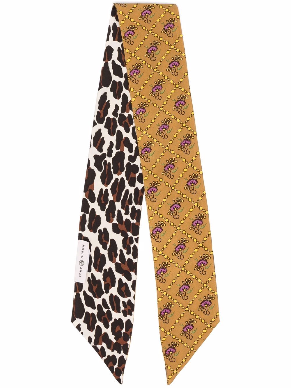 Тонкий шарф – самый модный аксессуар этой осени