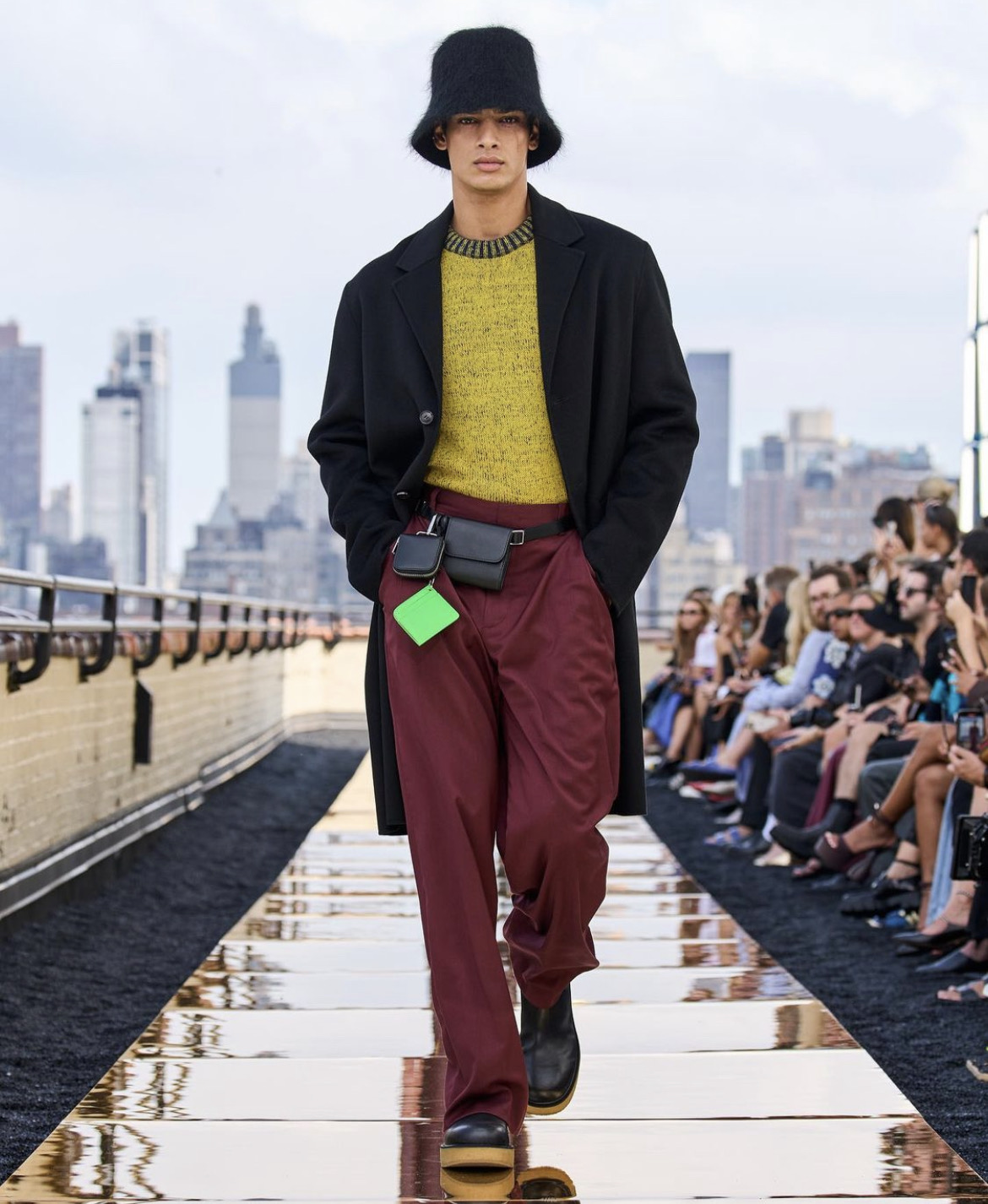 Золотые доспехи, мужские каблуки и мохеровые панамы на Нью-Йоркской Неделе моды