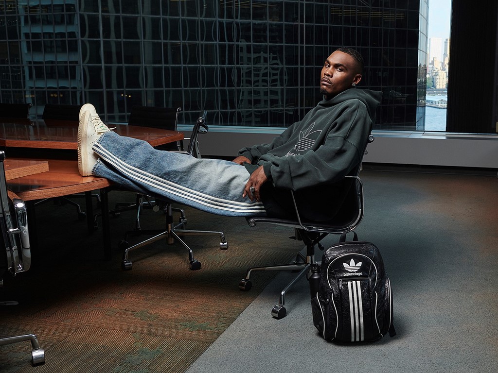 Четкий офисный работник: как выглядит коллаборация Balenciaga x Adidas