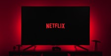 Netflix назвал самые популярные фильмы и сериалы 2022 года