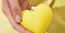 Вибратор в форме сердца и витамины для повышения либидо: Гвинет Пэлтроу выпустила гид по подаркам на День всех влюбленных