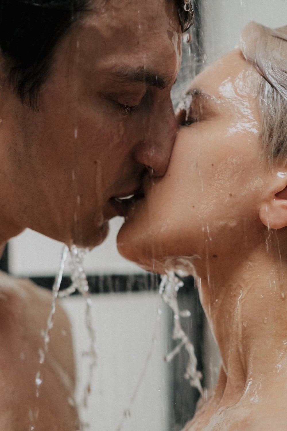 Страстный поцелуй с языком секс (54 фото)