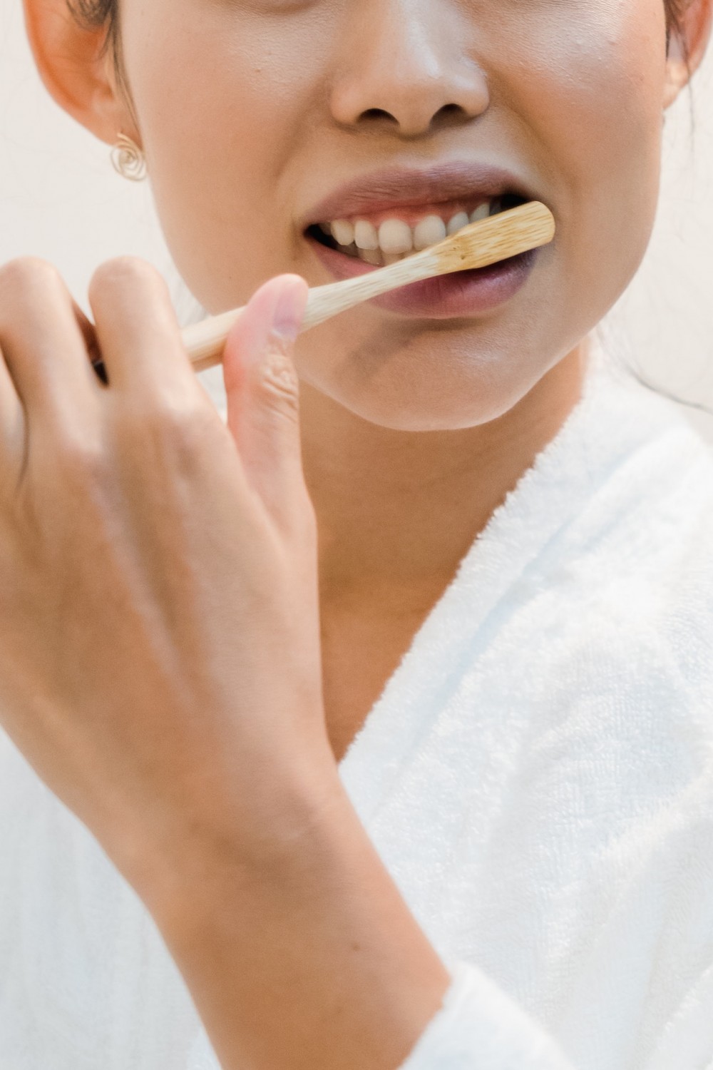 Как чистка зубов может вызвать прыщи – одно простое правило, которое может предотвратить акне
