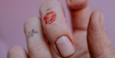 Что цвет и форма ногтей говорят о твоем здоровье