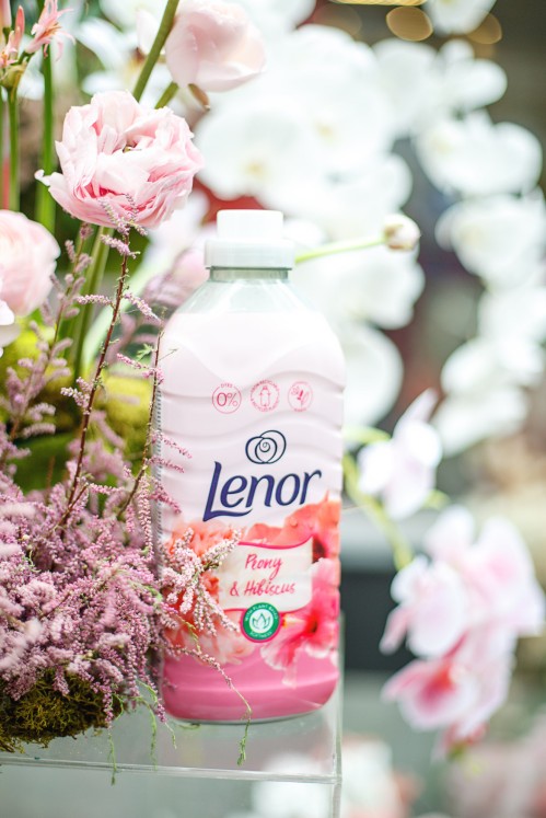 Праздник цветов: блогеры открывают новые ароматы Lenor