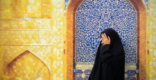 В Иране студенток, не соблюдающих исламский дресс-код, не пуcкают учиться
