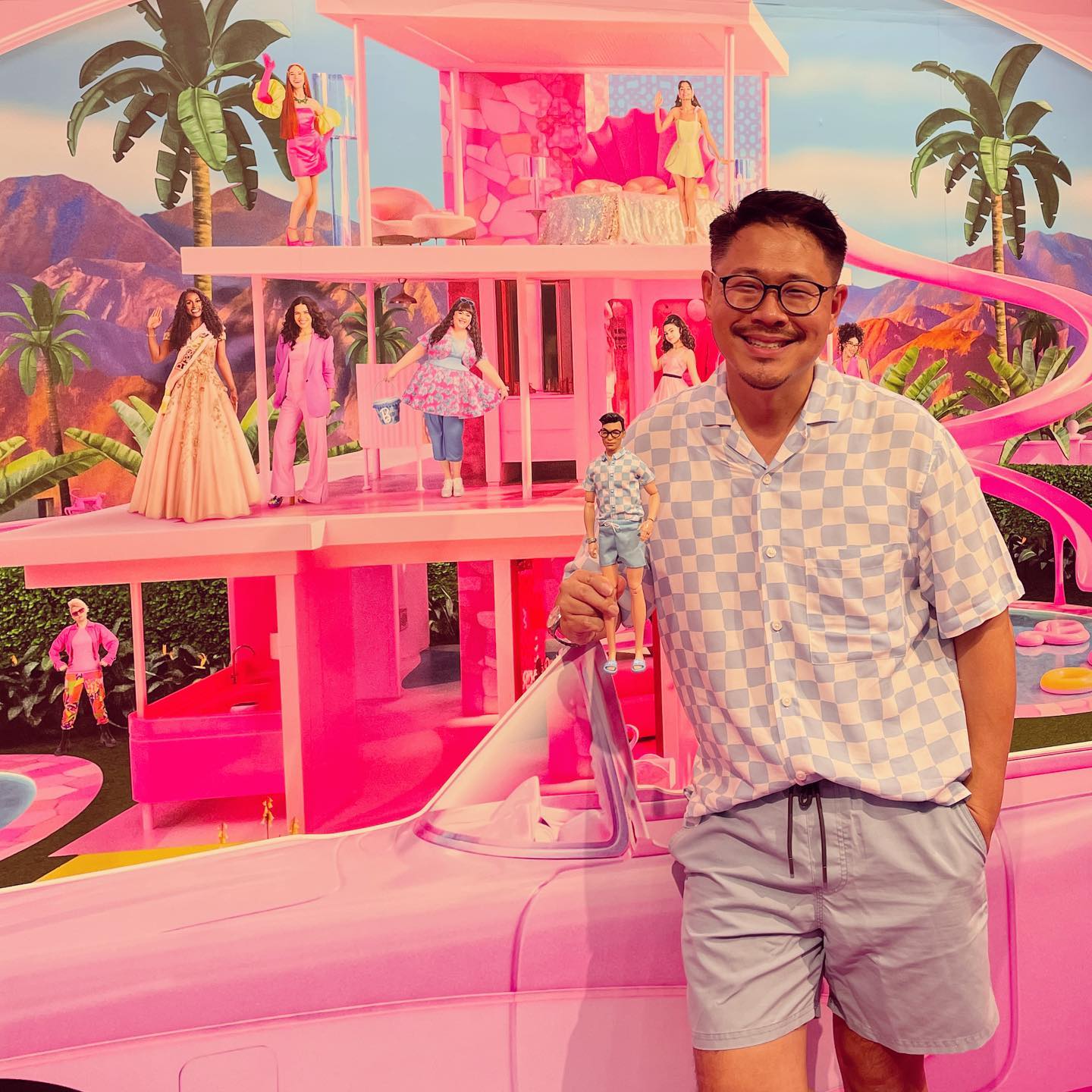 Этот Кен — коллекционер: сингапурец собрал 12 тысяч Барби