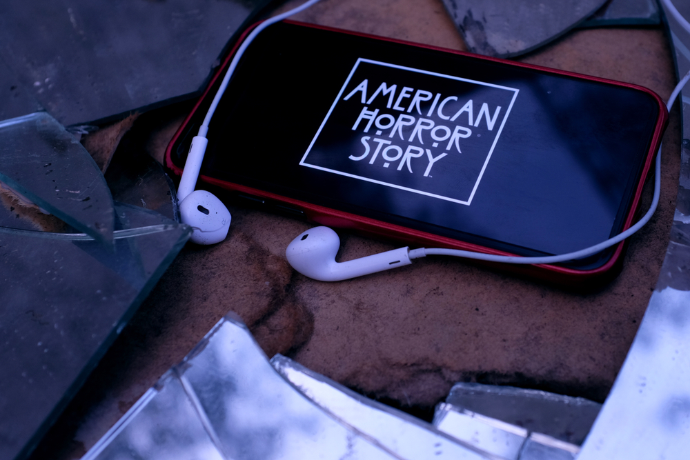 Жутко страшно: встречаем постеры нового сезона «Американской истории ужасов» с Ким Кардашьян