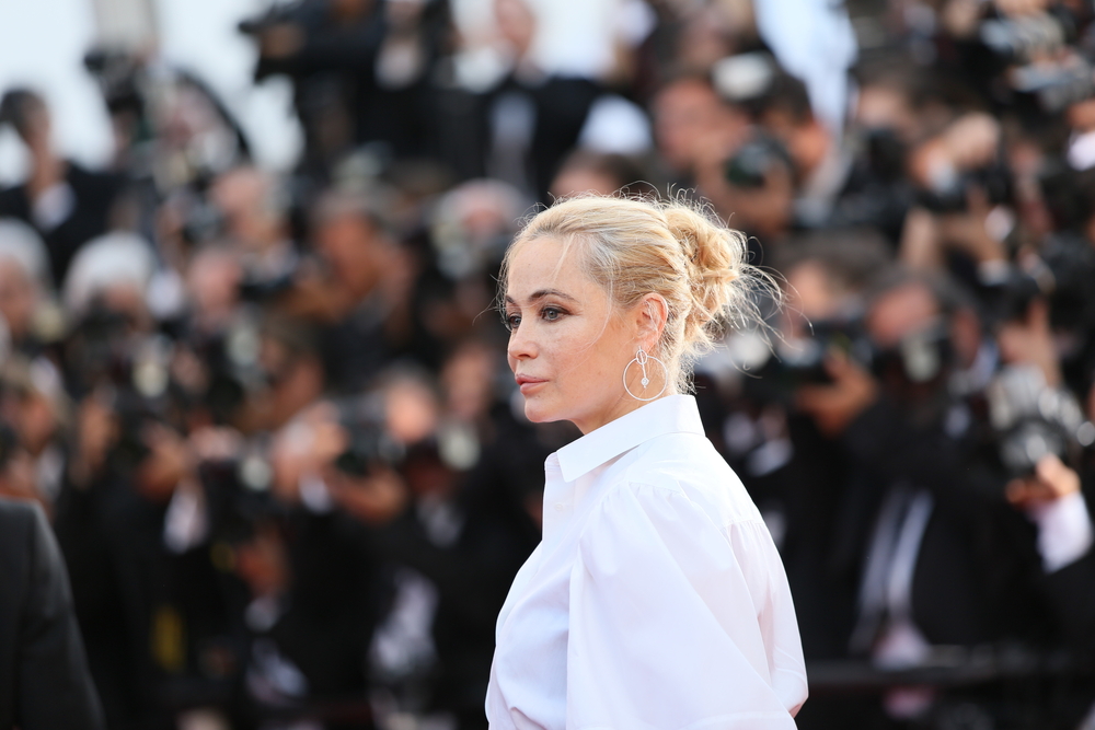 Известная французская актриса Эммануэль Беар назвала себя жертвой инцеста