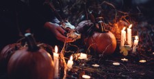 Какой фильм ужасов посмотреть на Хэллоуин согласно знаку зодиака?