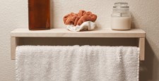 Умывание горячим полотенцем: плюсы, минусы и чего стоит избегать