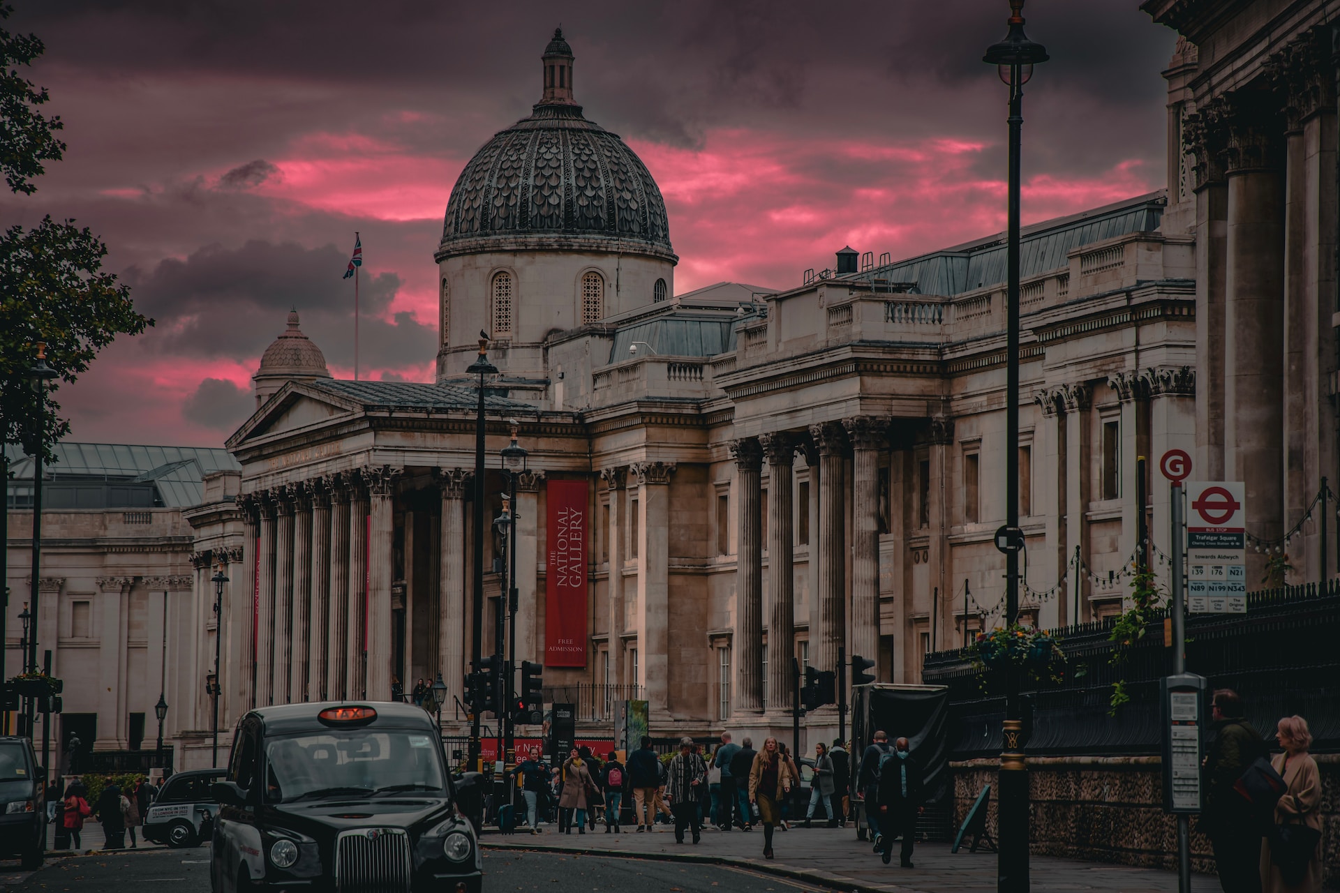 Экоактивисты нанесли урон Национальной галерее в Лондоне