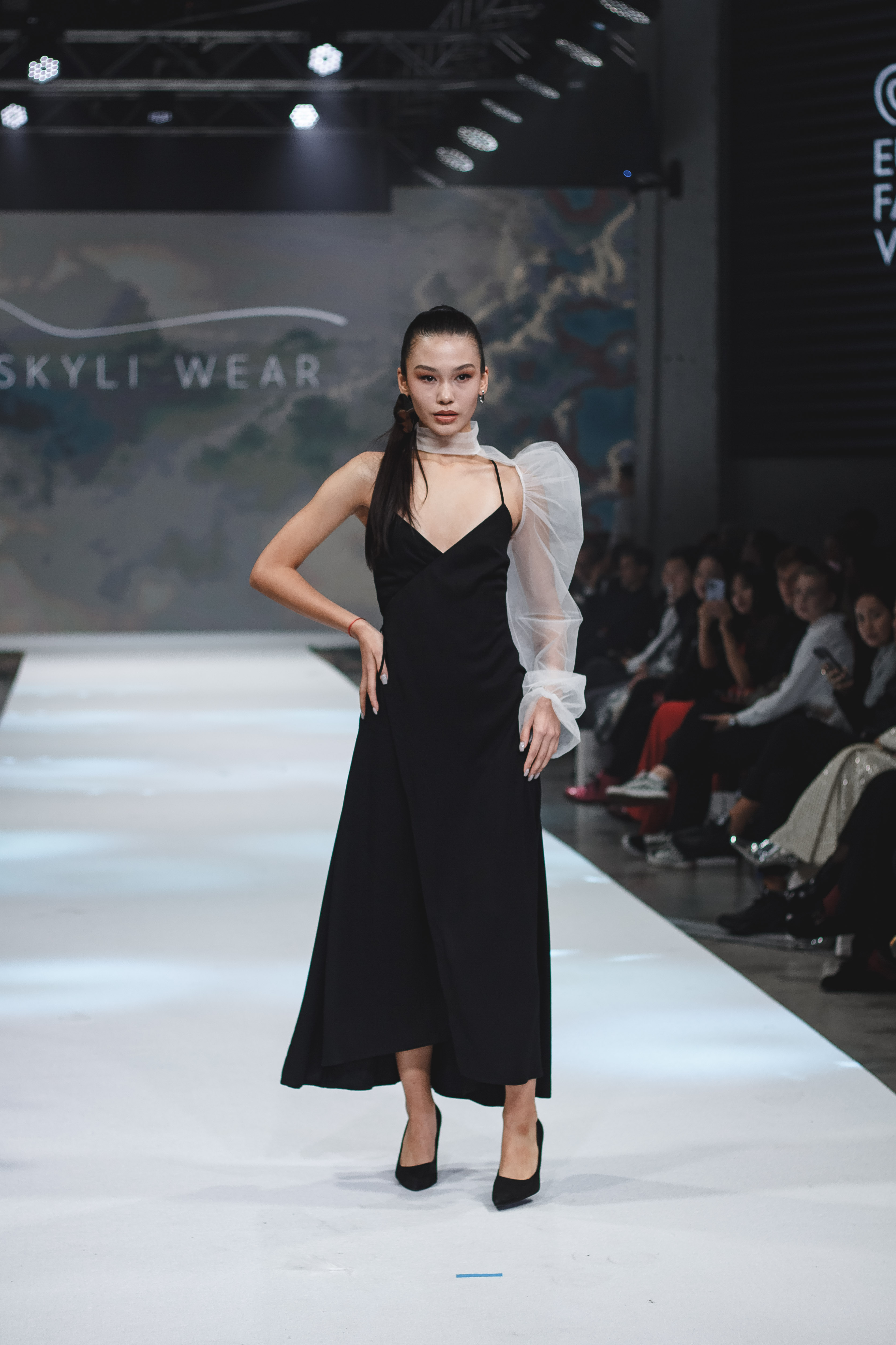 Свобода, эпатаж и азиатская культура на Eurasian Fashion Week