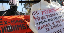 Активистку, поддерживающую фонд «НеМолчи.kz», не пустили на митинг «Жаңа адамдар» против насилия