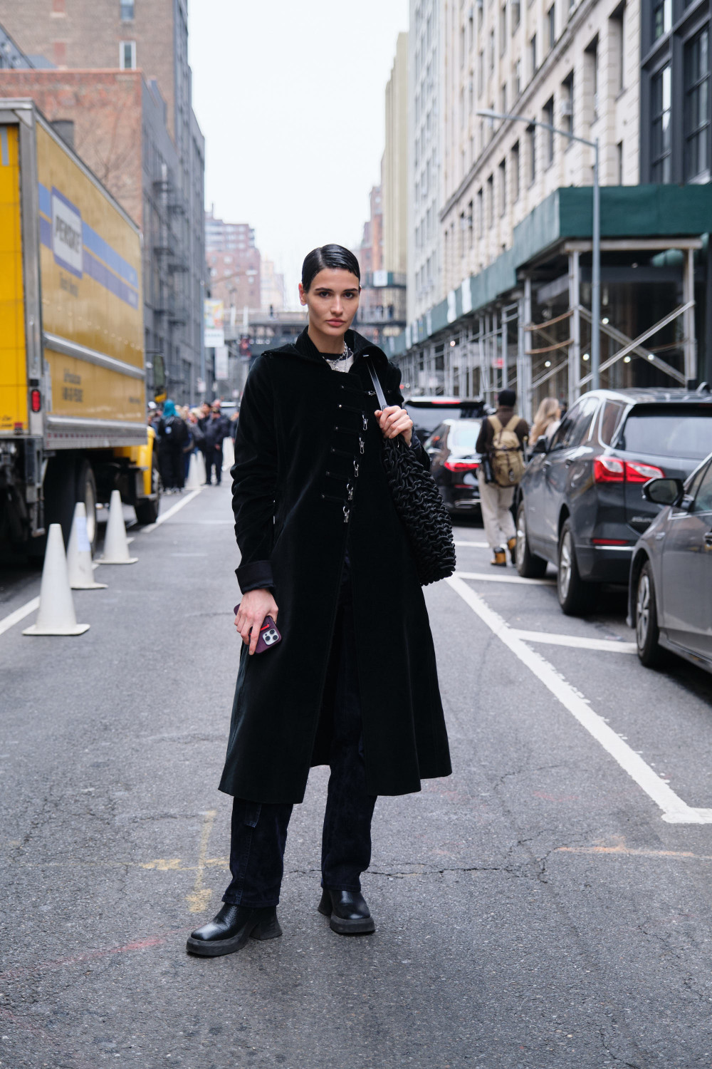 Бриджи, сумка-сердце и fluffy-детали: стритстайл-хроника Недели моды в Нью-Йорке