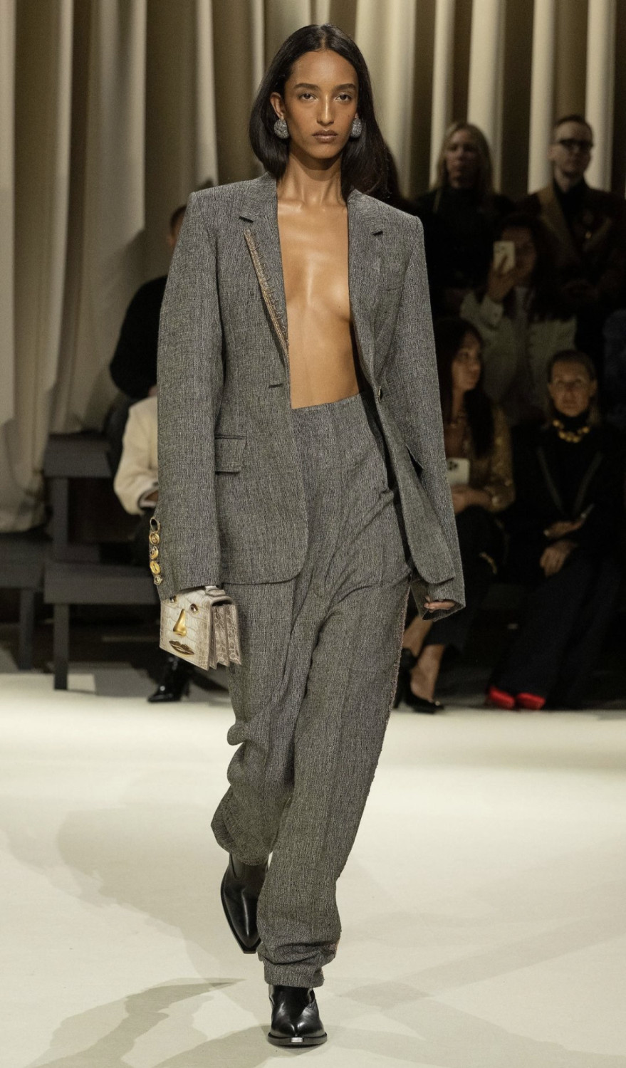 Rabanne Schiaparelli Isabel Marant Неделя моды AW 2024