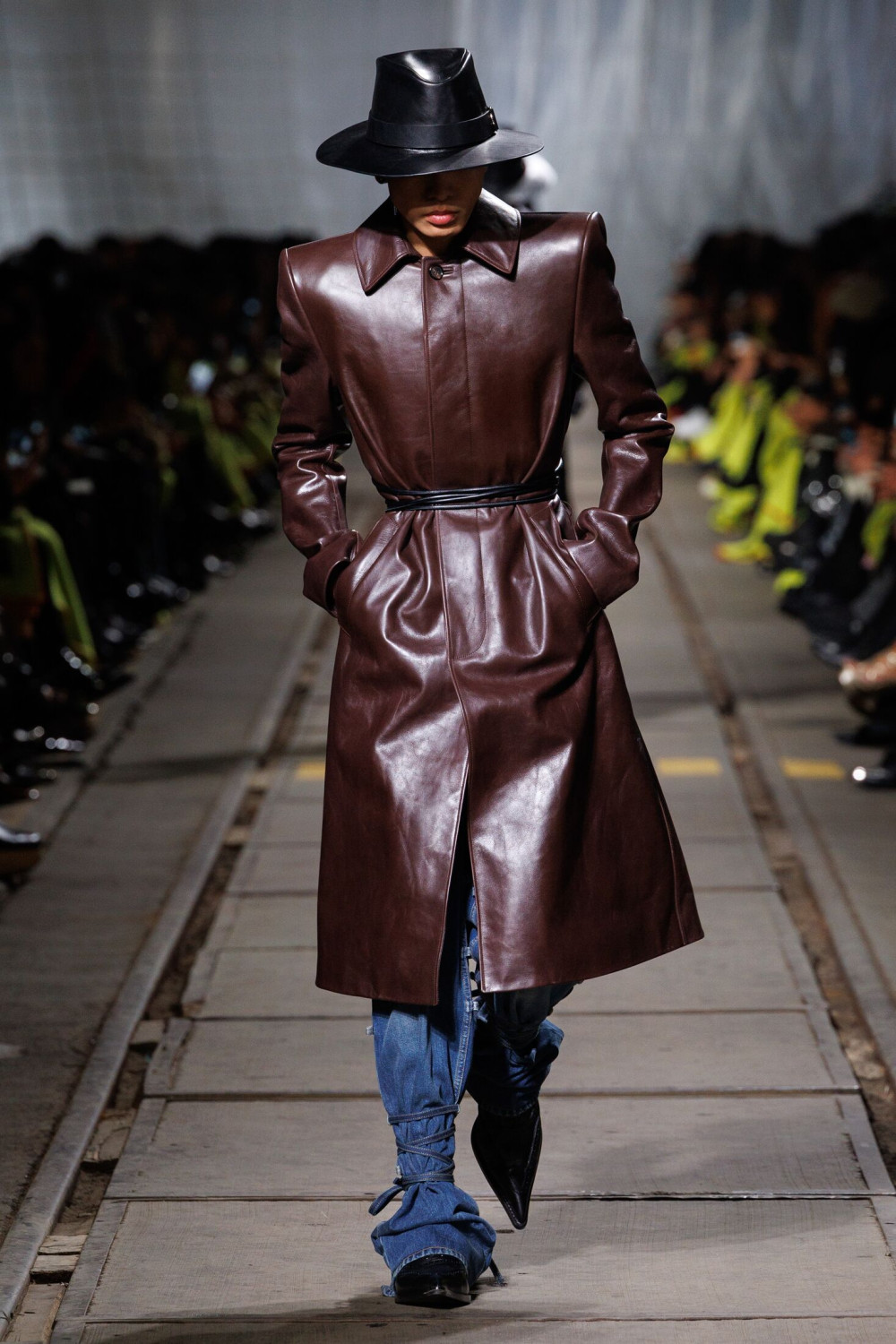 Неделя моды AW 2024 Ann Demeulemeester Alexander McQueen