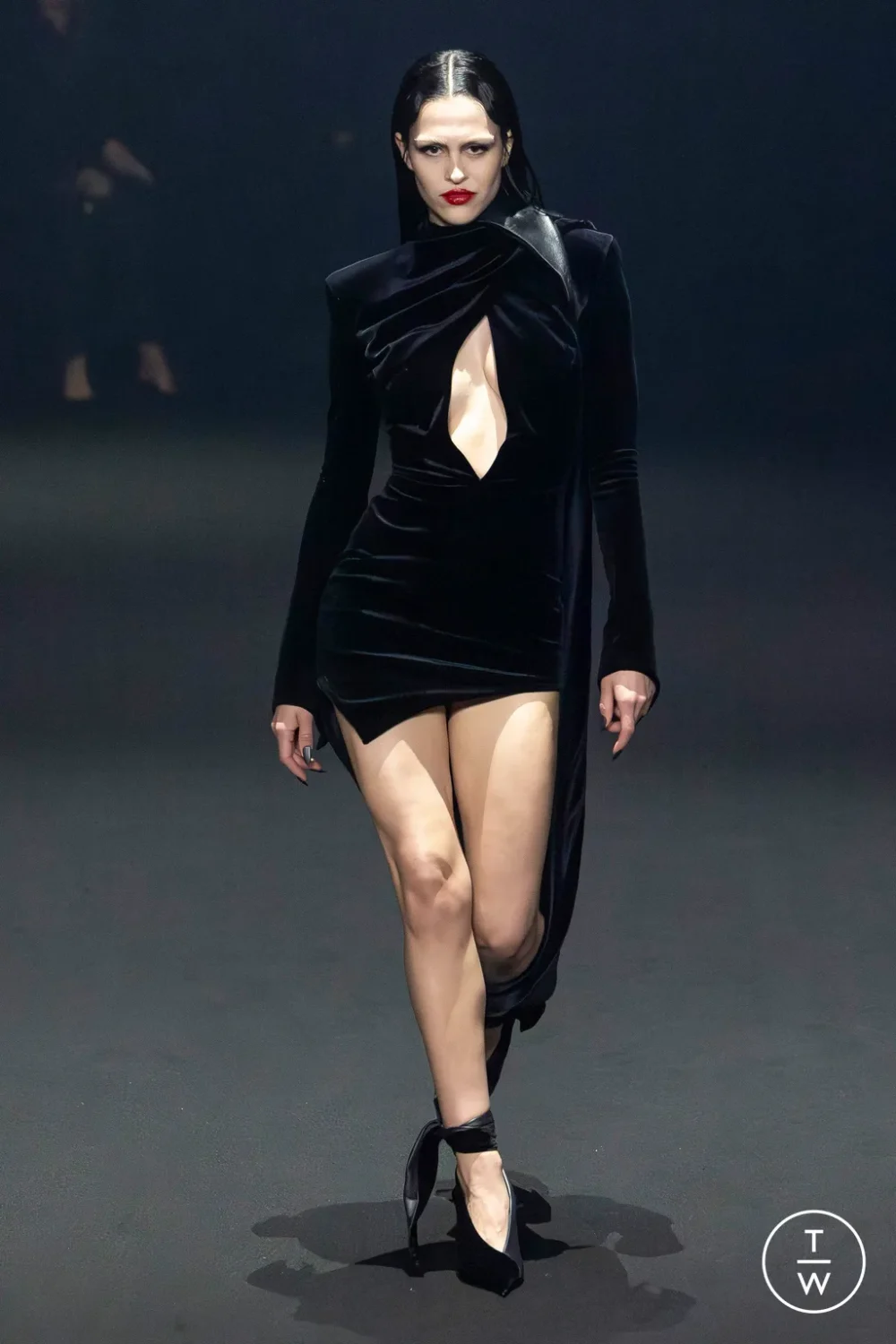 Balenciaga Valentino Mugler Неделя моды AW 2024