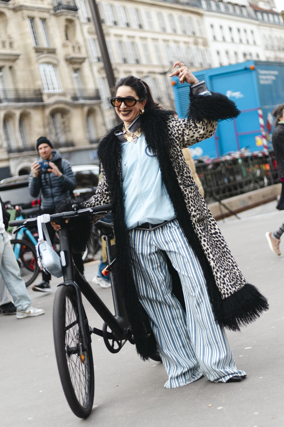 Панк-эстетика, леопард и классика: стритстайл Недели моды в Париже