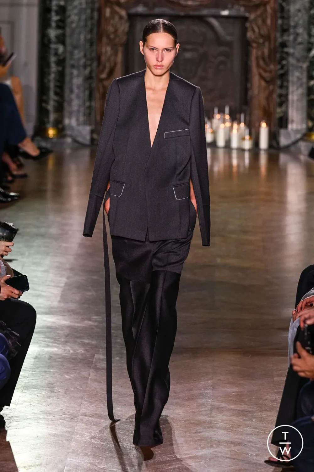 Loewe Victoria Beckham Неделя моды в Париже AW 2024