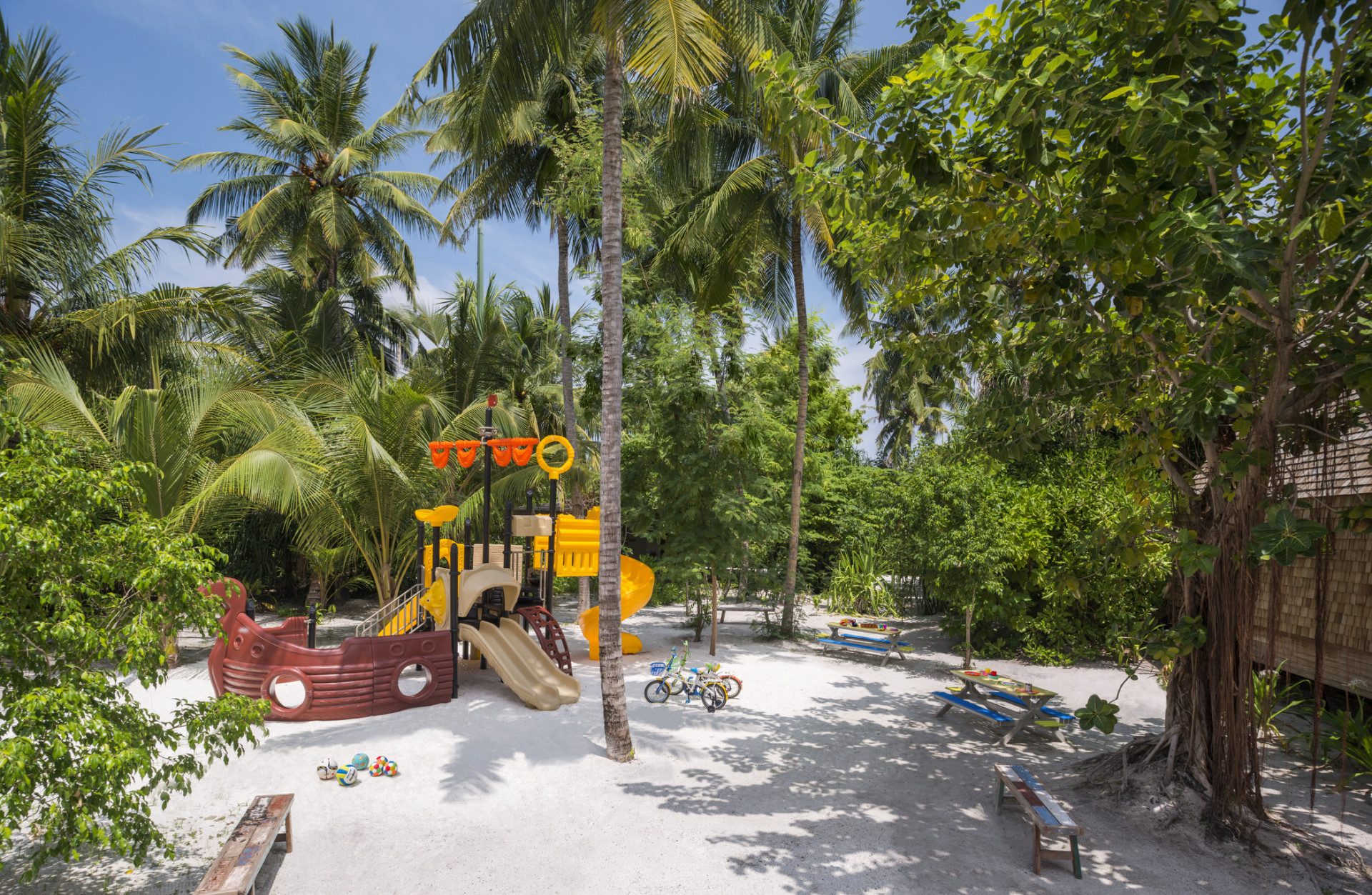 The St. Regis Maldives Vommuli Resort