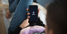 TikTok запретит подросткам пользоваться бьюти-фильтрами по этой причине